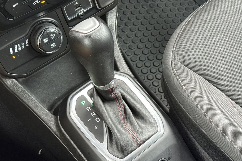 Used 2023 Black Clearcoat Jeep Trailhawk image 26