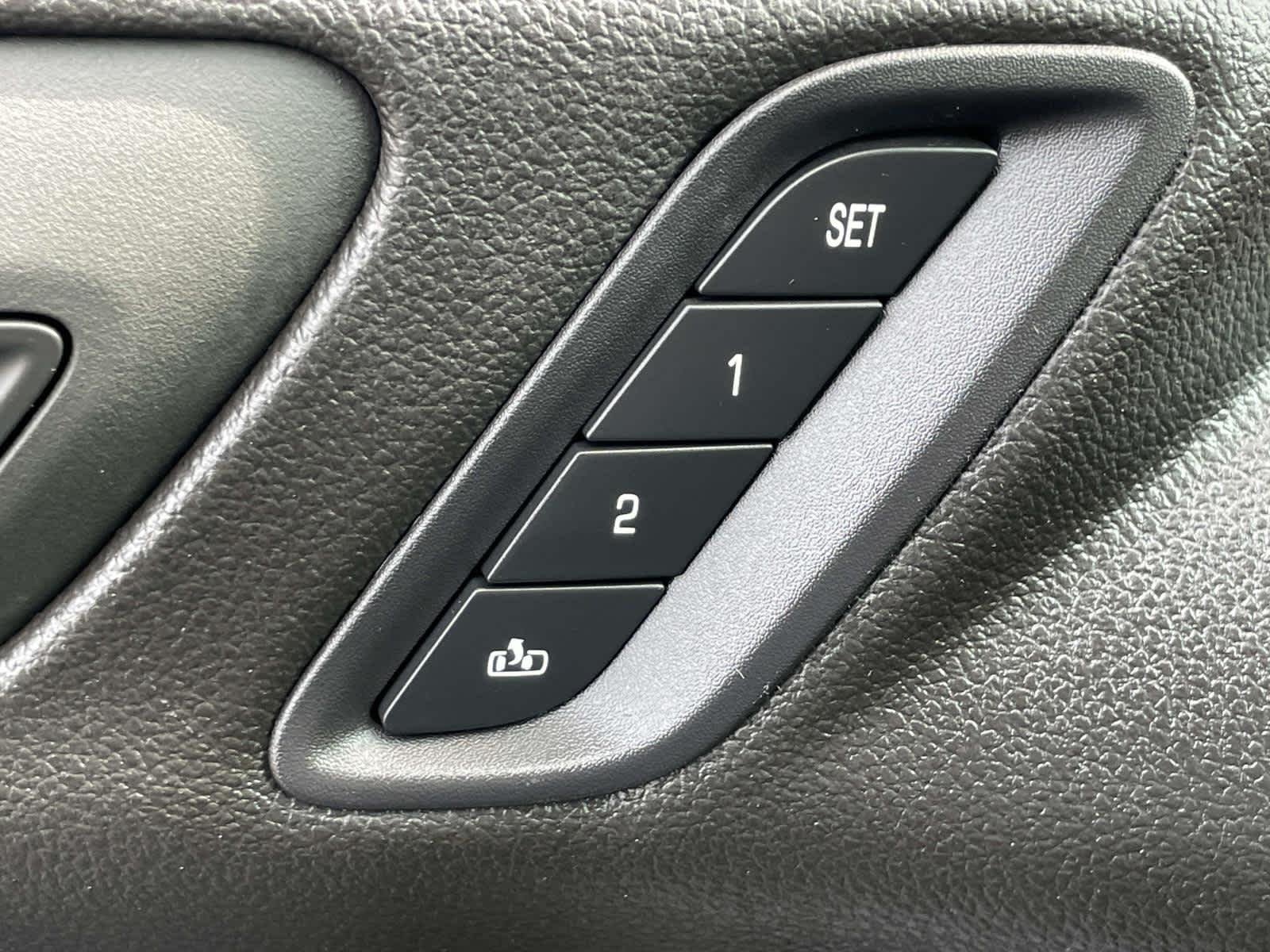 Used 2023 WHITE FROST TRICOAT GMC Denali image 40