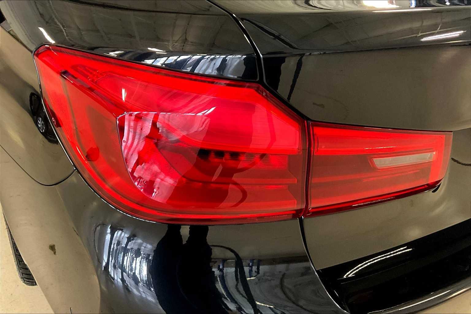 Used 2019 Black Sapphire Metallic BMW 530e iPerformance image 26