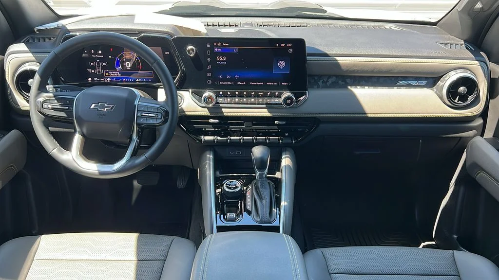 Used 2025 White Chevrolet ZR2 image 9