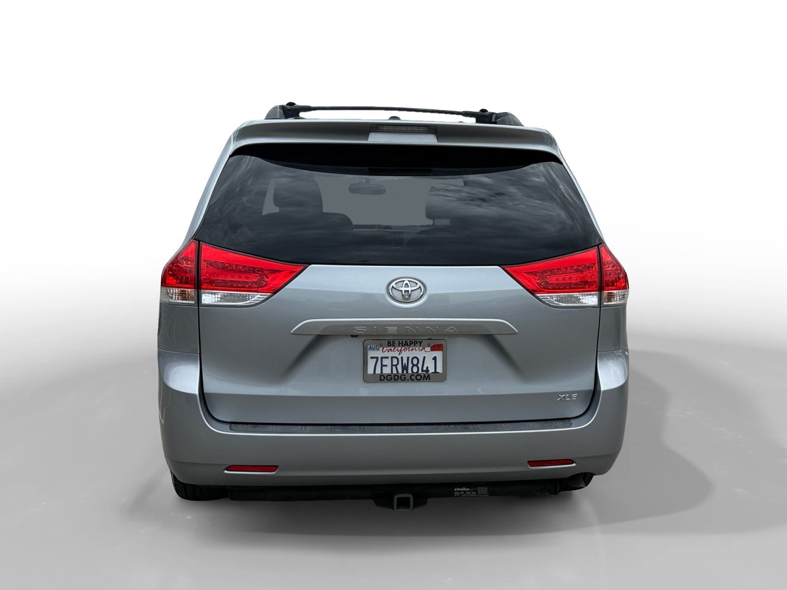 Used 2014 Silver Sky Metallic Toyota XLE image 4