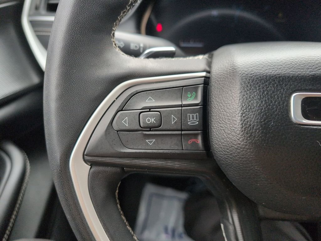 Used 2023 Black Jeep Altitude image 14