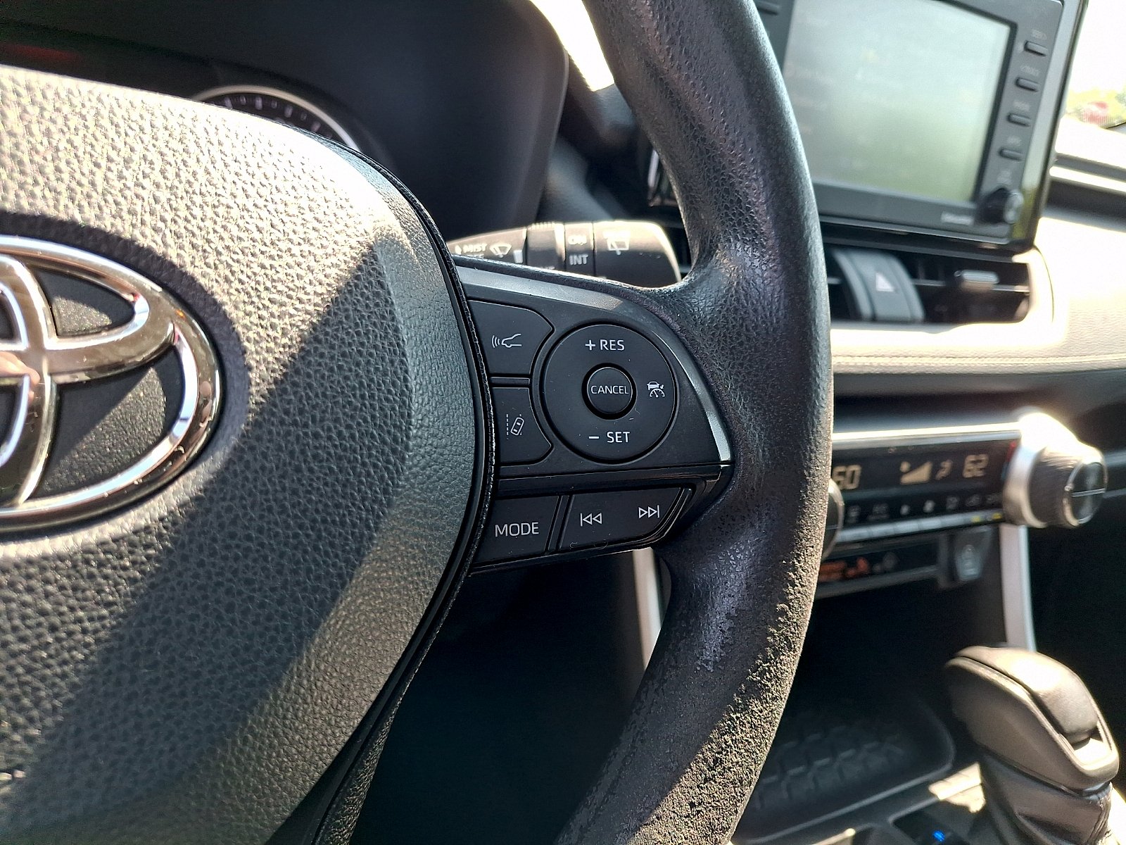 Used 2021 Midnight Black Metallic - 218 Toyota XLE image 21
