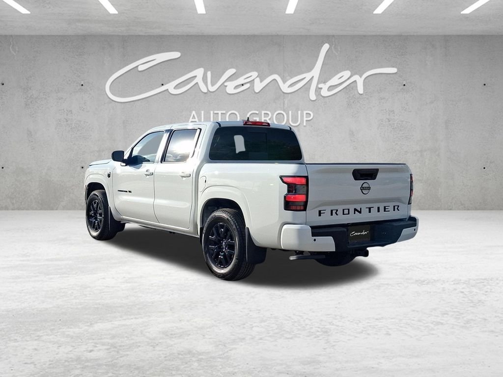 New 2027 Glacier White Nissan Crew Cab SV image 15