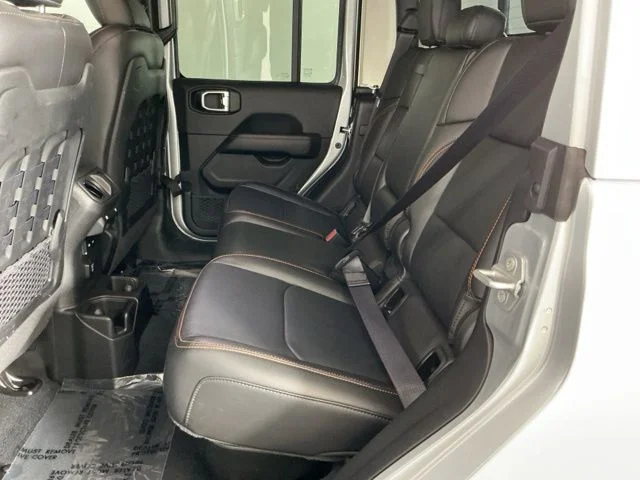 Used 2023 Silver Jeep Mojave image 27
