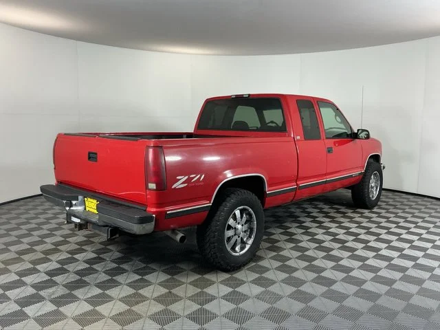 Used 1995  Chevrolet Cheyenne image 3