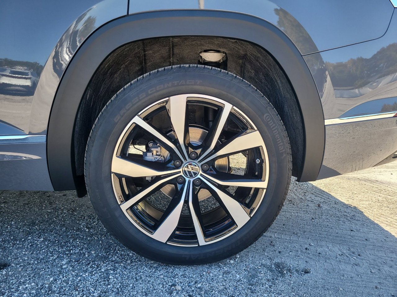 New 2026 Pure Gray Volkswagen SEL Premium R-Line image 10