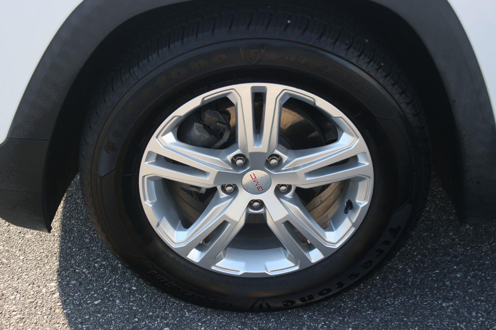 Used 2020 SUMMIT WHITE GMC SLE image 37