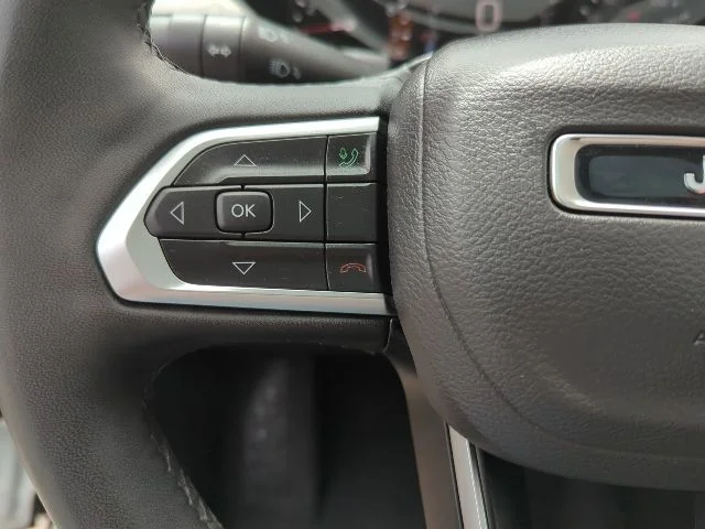 Certified Used 2025 White Jeep Latitude image 12