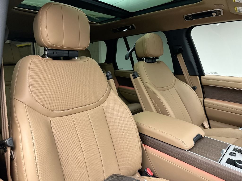 New 2027 Varesine Blue Land Rover SE image 6