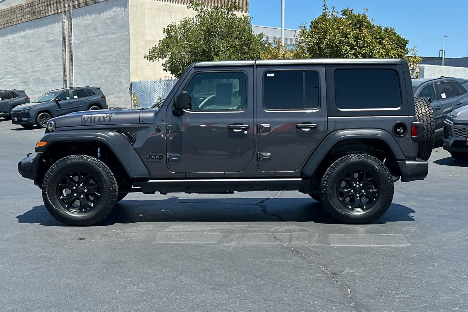 Used 2020 Granite Crystal Metallic Clearcoat Jeep Willys image 9