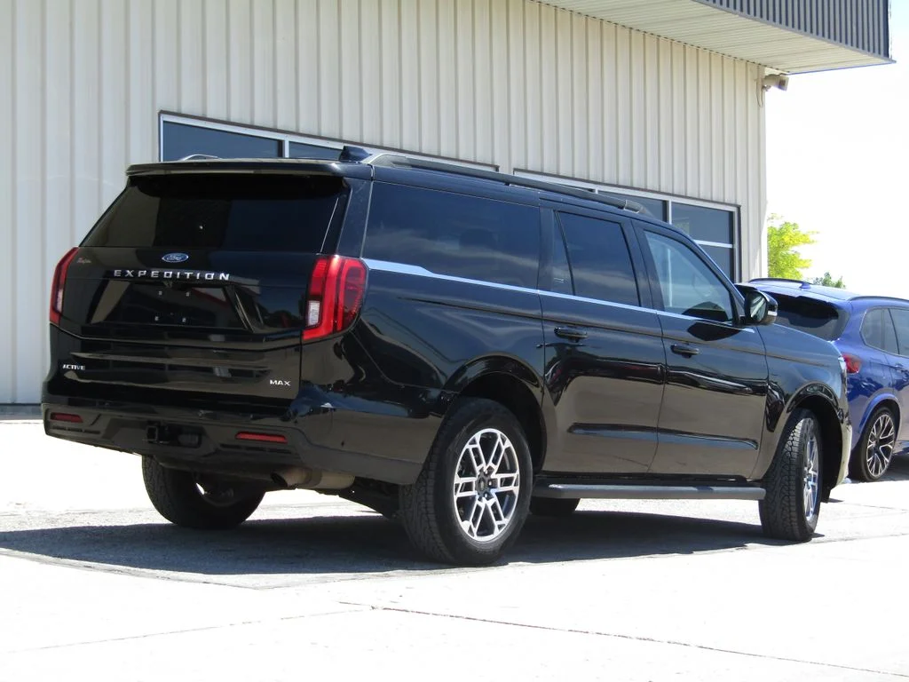 Used 2025 Black Ford Active image 3