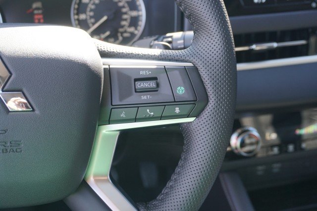 2025 Mitsubishi Outlander SE - Photo 27