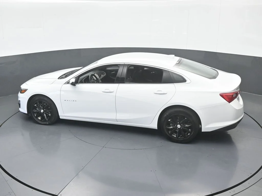 Used 2024 Summit White Chevrolet LT image 44