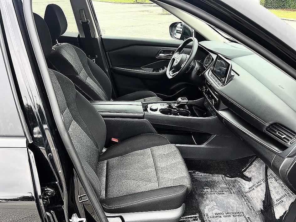 Used 2024 Super Black Nissan SV image 17