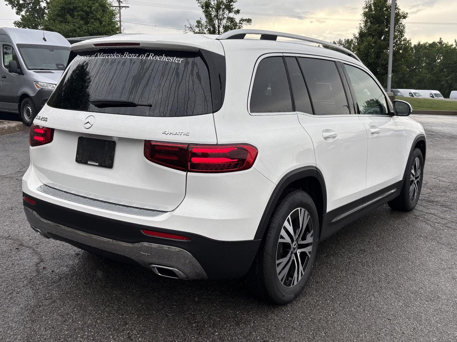 Certified Used 2026 Polar White Mercedes-Benz GLB 250 image 6