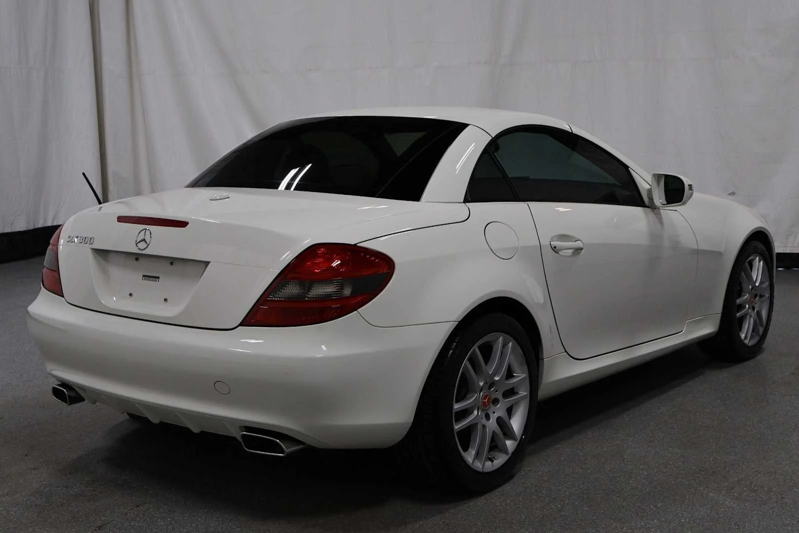 Used 2009 Arctic White Mercedes-Benz 3.0L image 9