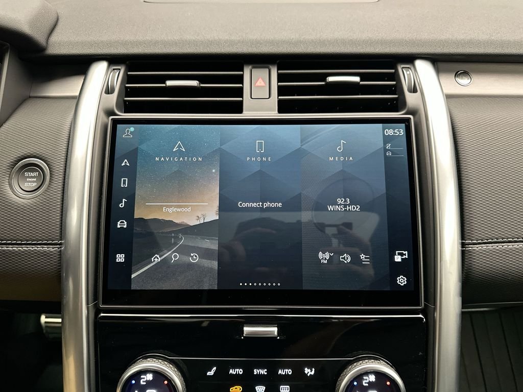 New 2026 Santorini Black Land Rover Dynamic SE image 14