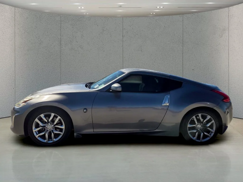 Used 2014 Gray Nissan Base image 2