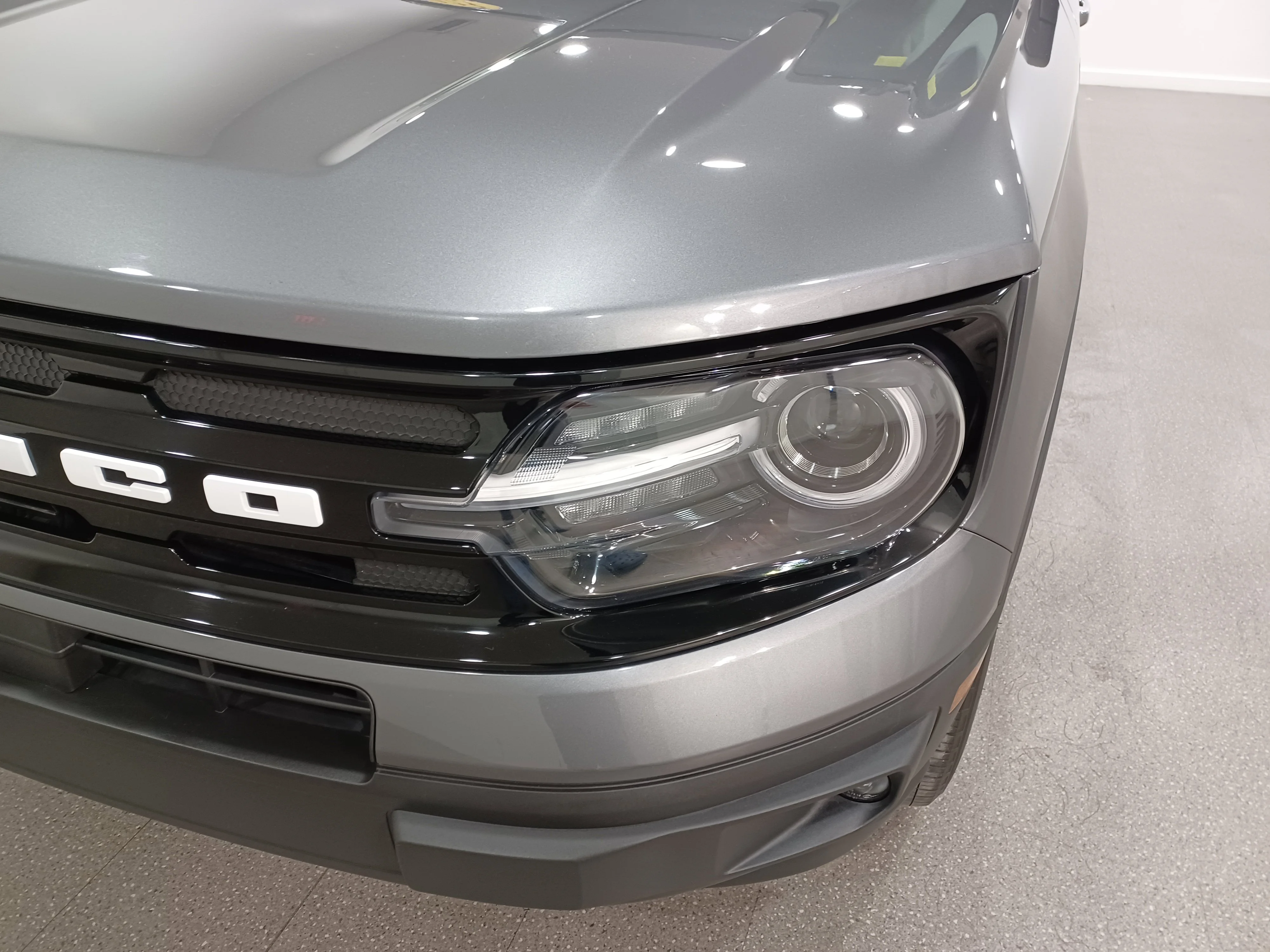 Certified Used 2023 Carbonized Gray Metallic Ford Outer Banks 4x4*Adaptive Cruise | Remote Start | Htd Leather | Sunroof | Htd Wheel | Lane Keeping image 5