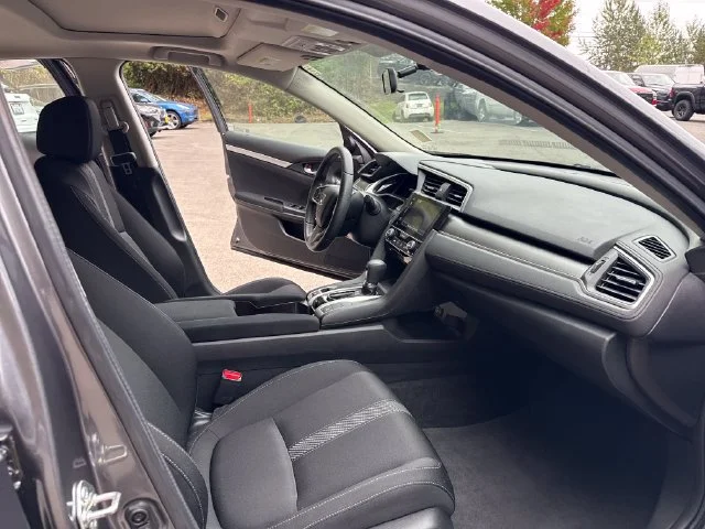 Used 2018  Honda EX image 9