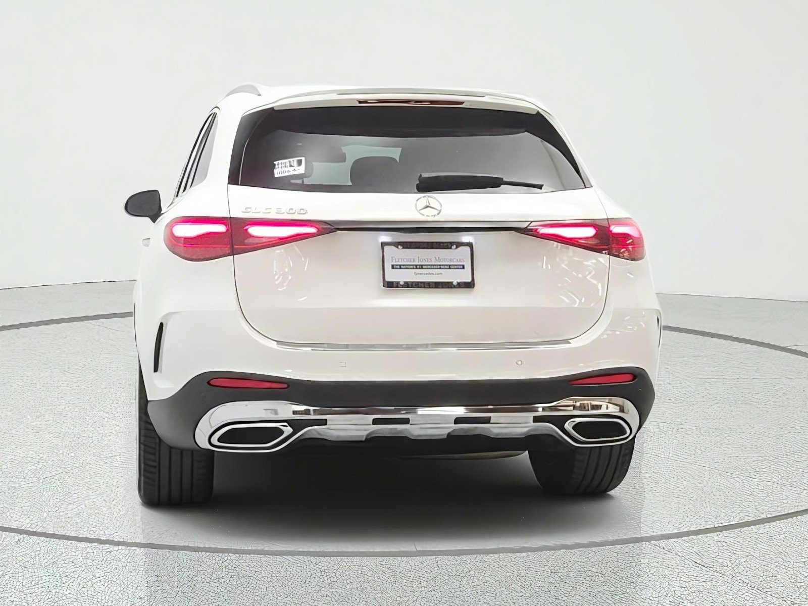 Used 2024 Polar White Mercedes-Benz GLC 300 SUV image 6