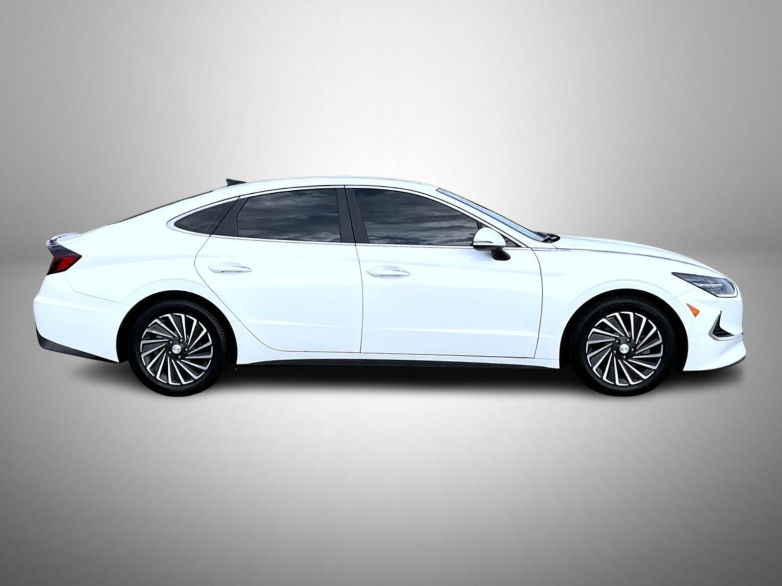Certified Used 2023 White Hyundai SEL image 4