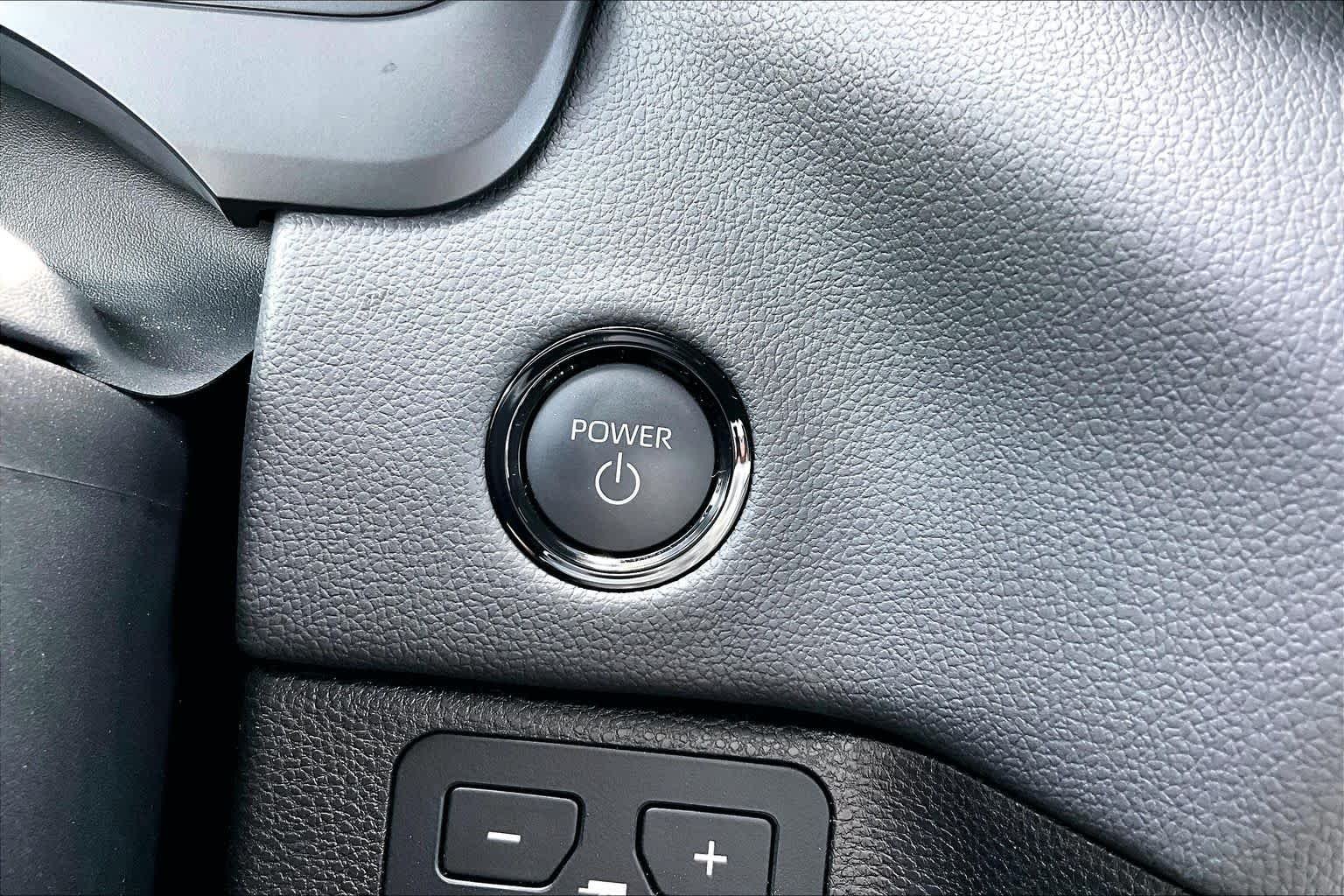 Used 2025 Wind Chill Pearl Toyota Limited Hybrid image 33