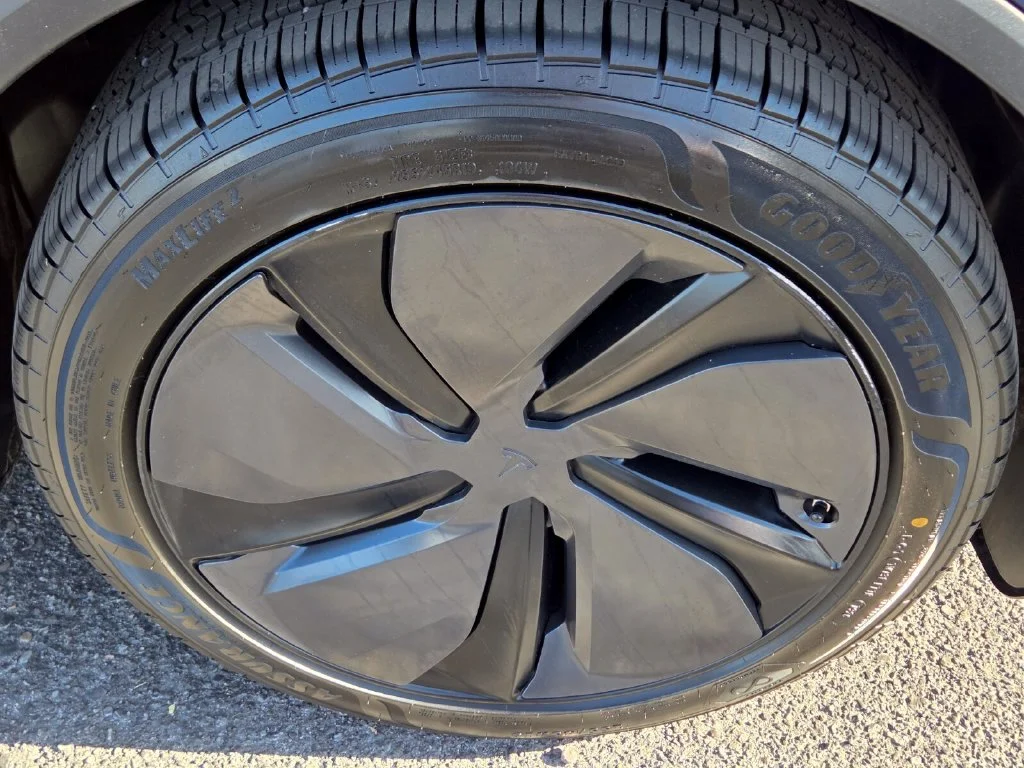 Used 2026  Tesla Long Range image 9