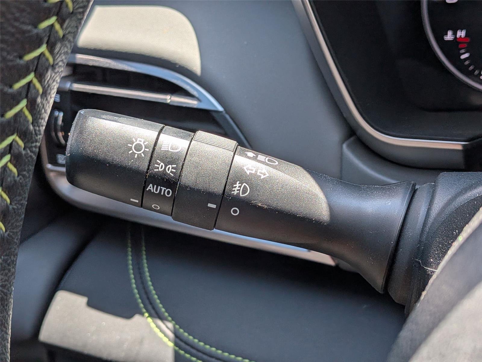 Used 2025 Crystal Black Silica Subaru Onyx Edition XT image 22