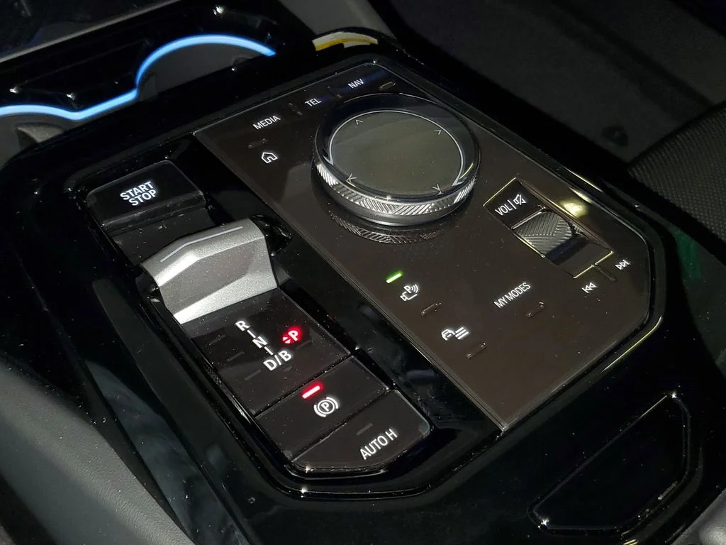 New 2026 Black Sapphire Metallic BMW M60 image 25