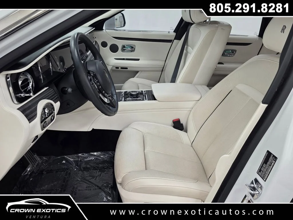 Used 2021  Rolls-Royce Base image 31