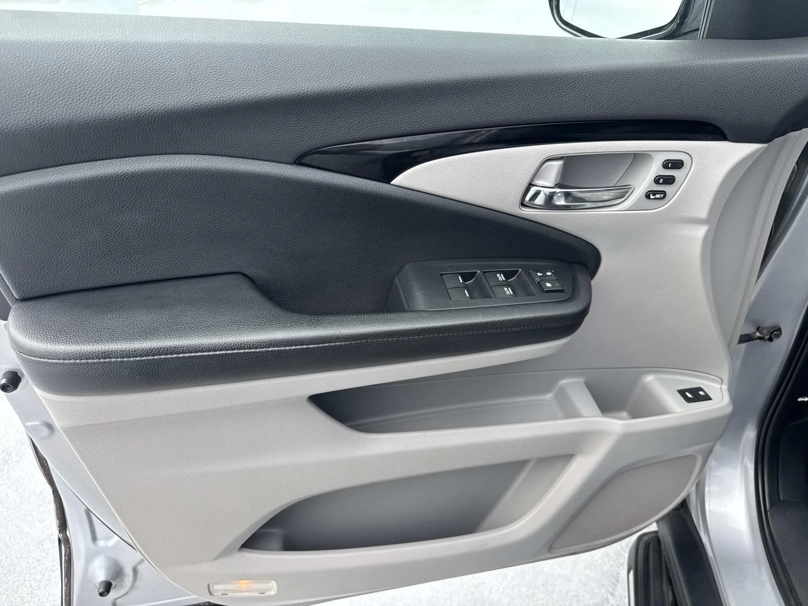 Used 2016 SILVER Honda Elite image 19
