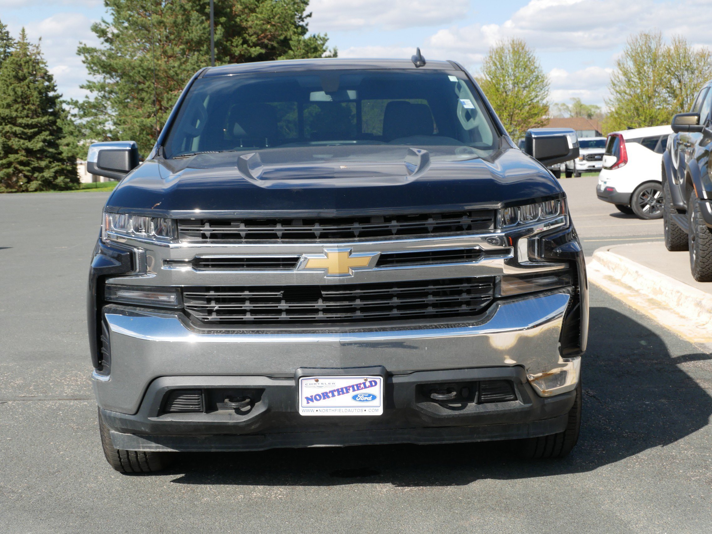 View vehicle photo 3