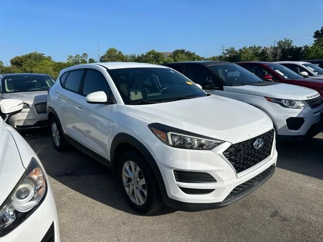 Used 2019 White Hyundai SE image 1