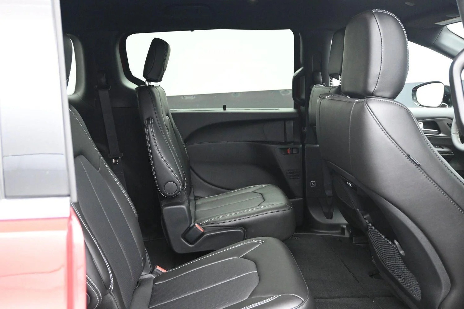 2027 Chrysler Pacifica Select - Photo 11