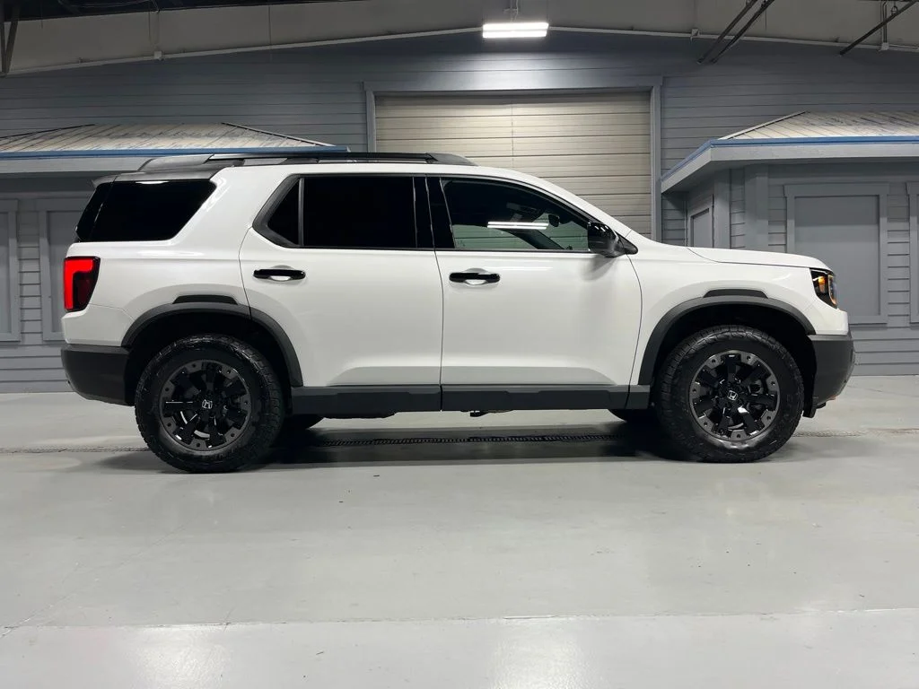 Used 2026 Platinum White Pearl Honda TrailSport Elite image 8