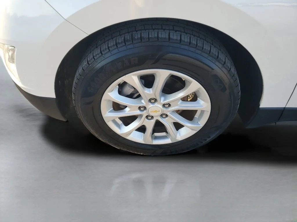 Used 2019 IRIDESCENT PEARL TRICOAT Chevrolet LT image 26