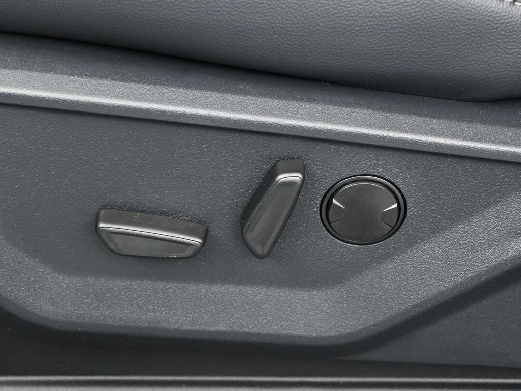 New 2026 Carbonized Gray Metallic Ford Lariat image 9