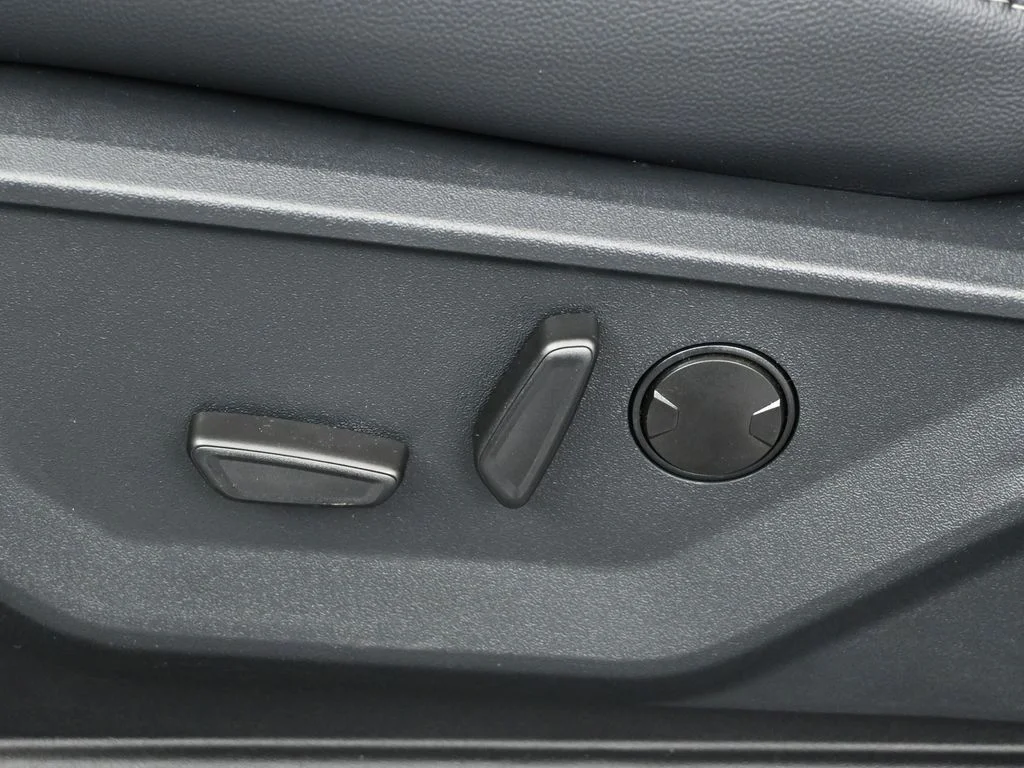 New 2026 Carbonized Gray Metallic Ford Lariat image 9