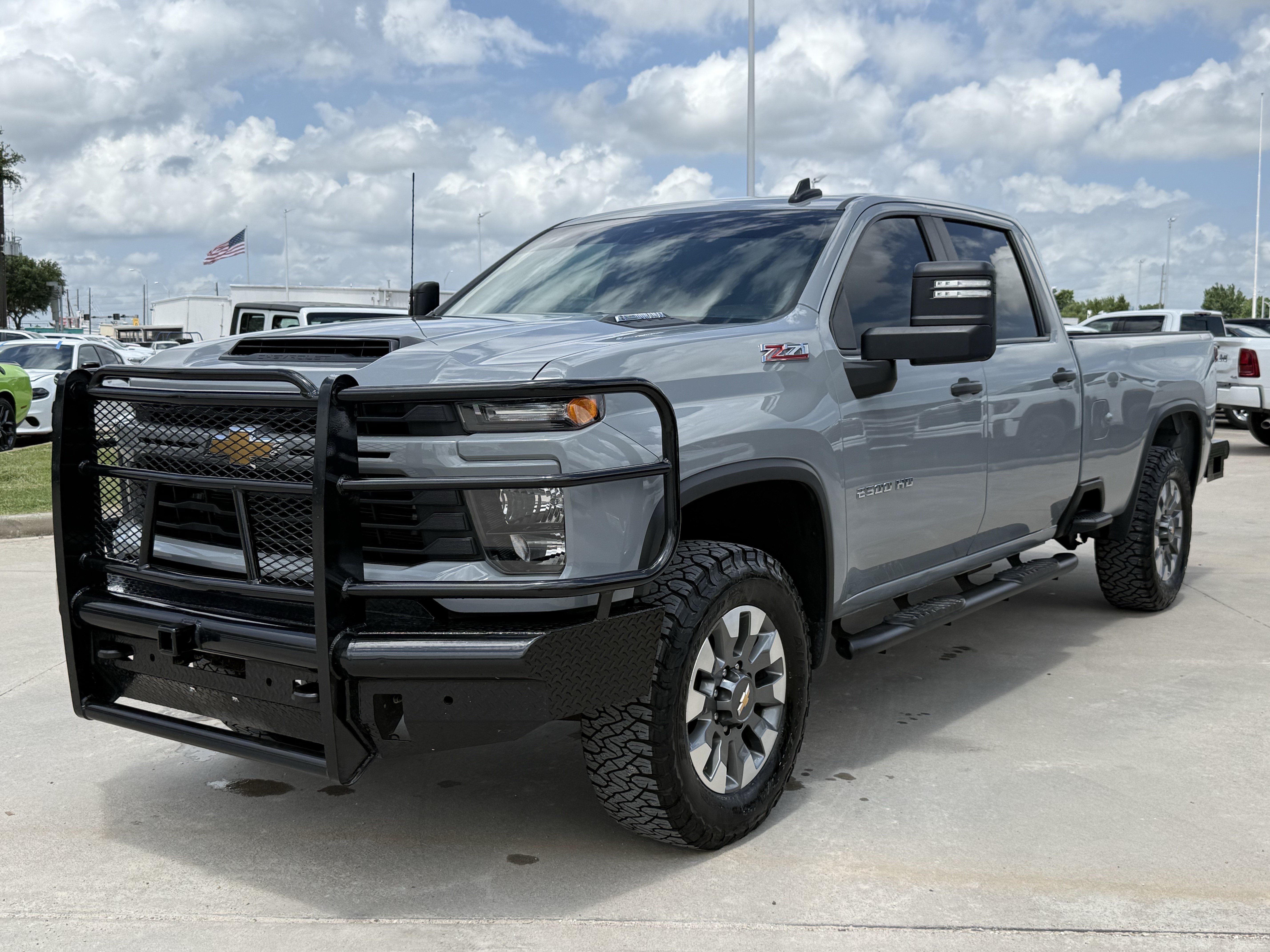 Used 2024 Slate Gray Metallic Chevrolet  image 7