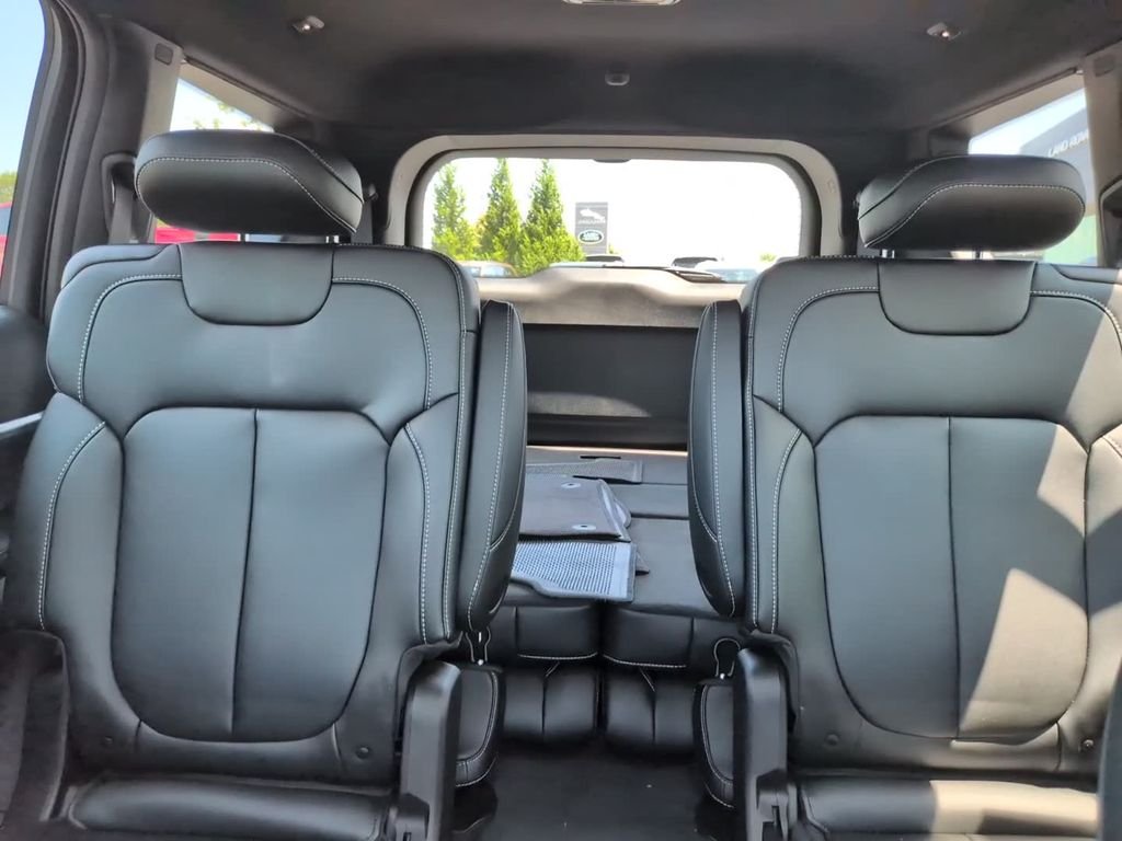 New 2026 Baltic Gray Metallic Clear-Coat Exterior Paint Jeep Limited image 25