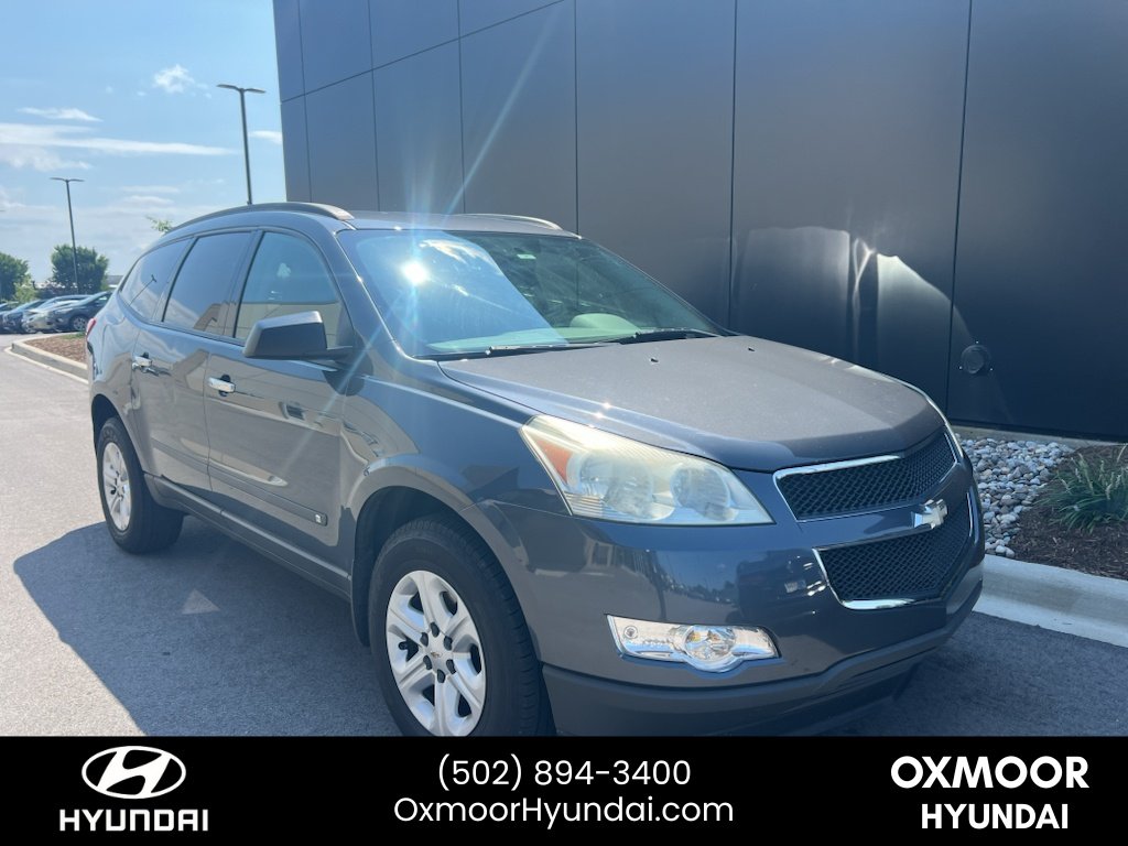 Used 2009 Cyber Gray Metallic Chevrolet LS image 1