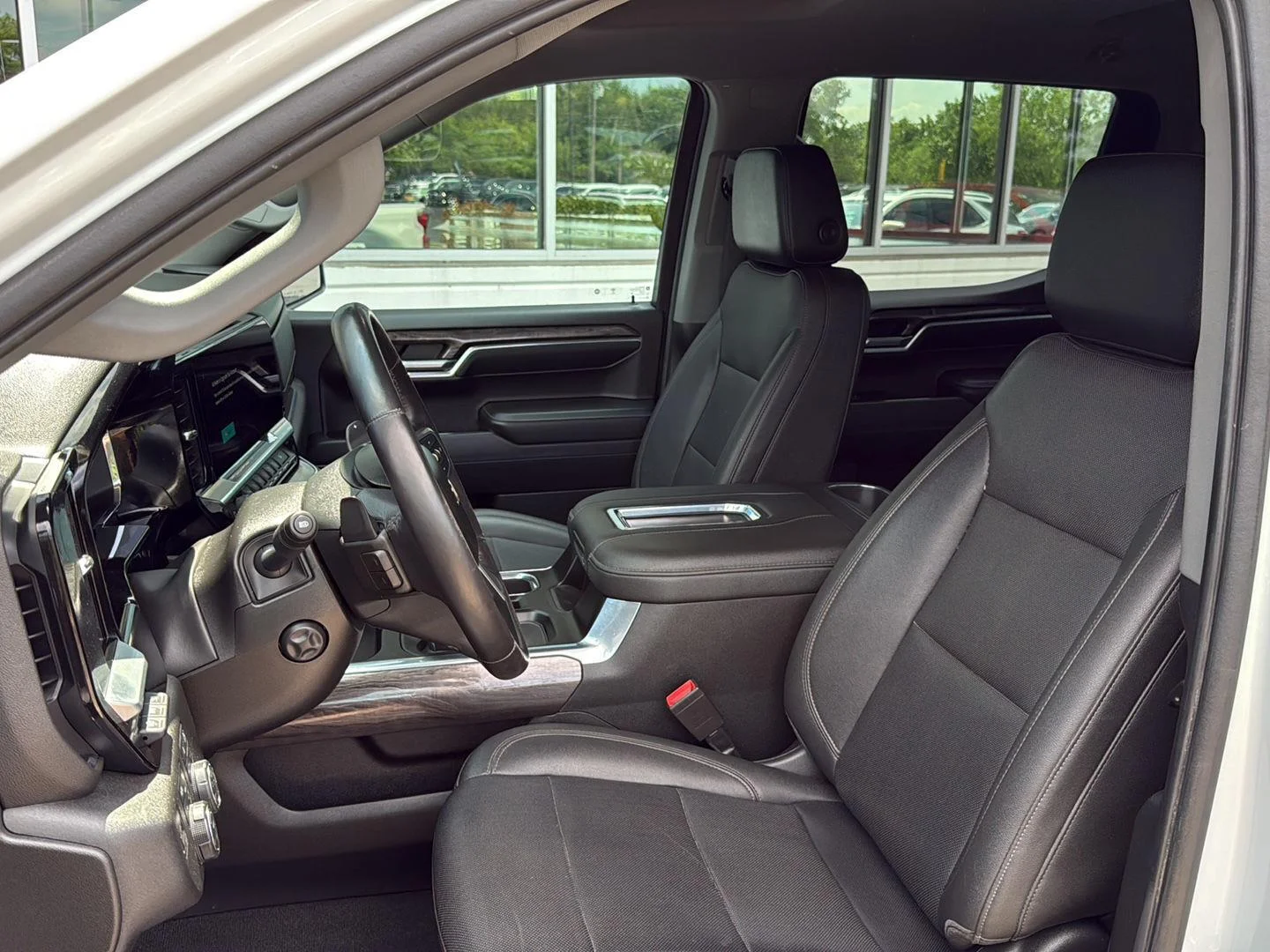 Used 2022 Summit White Chevrolet LTZ image 16