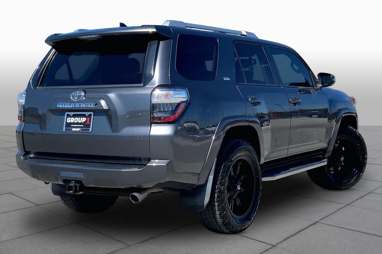 Used 2018 Magnetic Gray Metallic Toyota SR5 Premium image 13