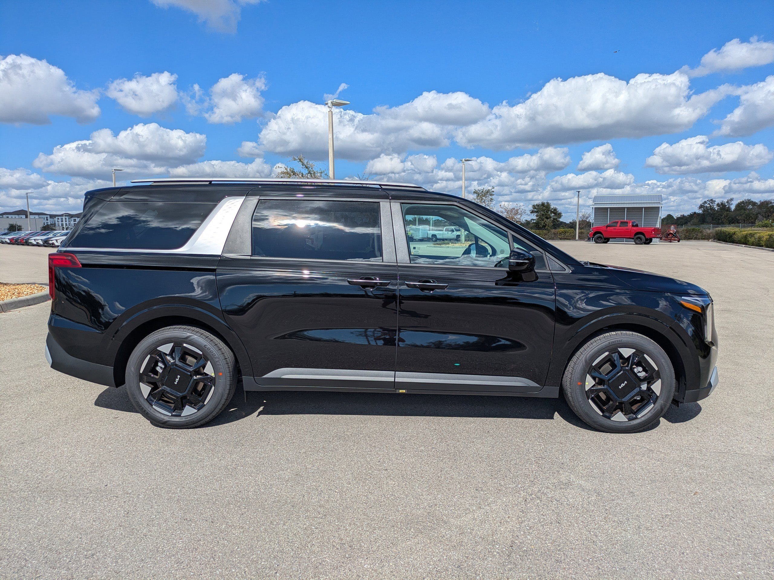 New 2026 Aurora Black Pearl Kia EX image 4