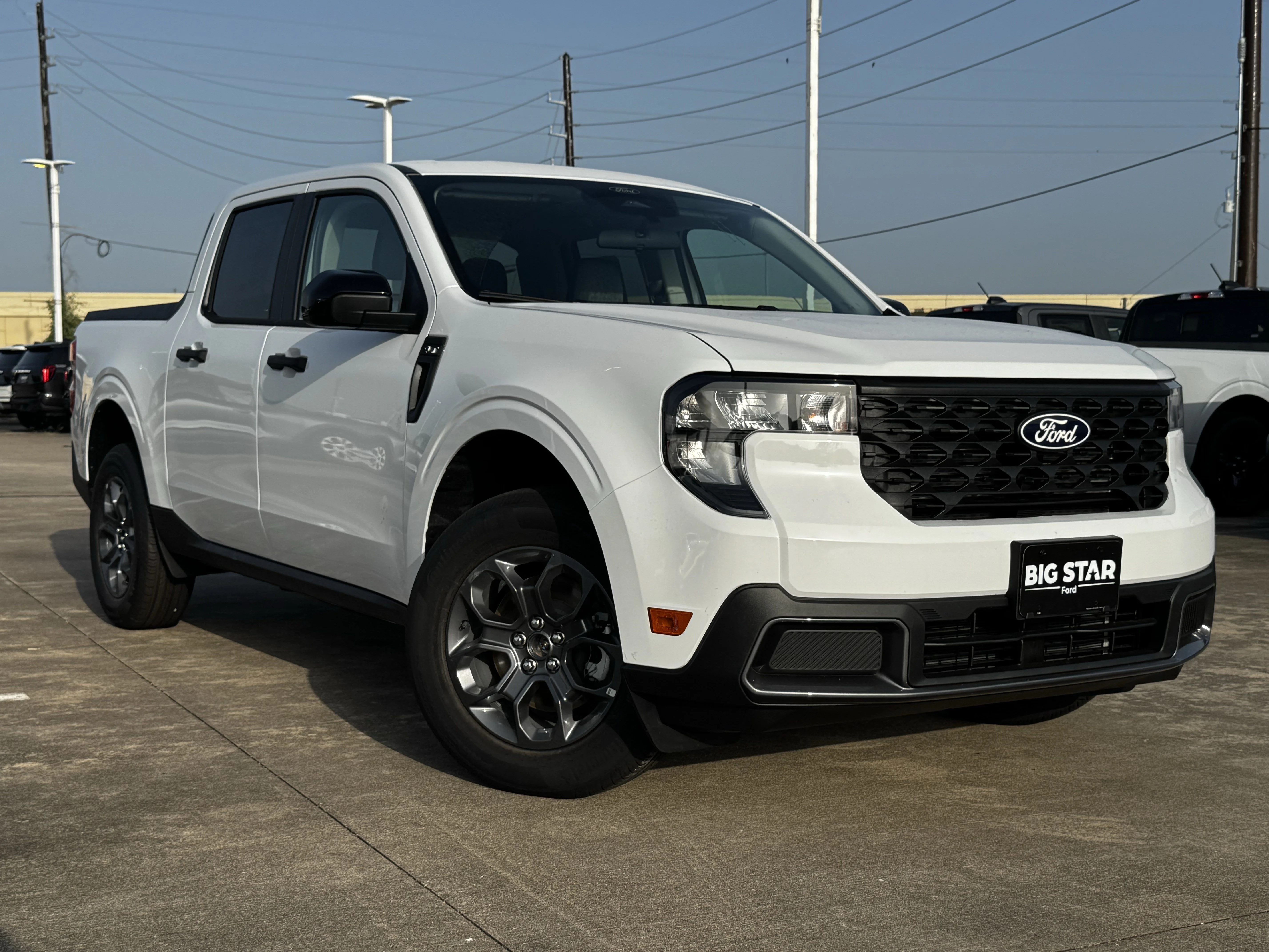 New 2026 Oxford White Ford XLT image 2
