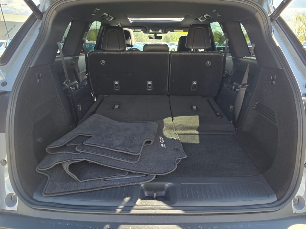 Used 2025 Gray INFINITI LUXE image 14