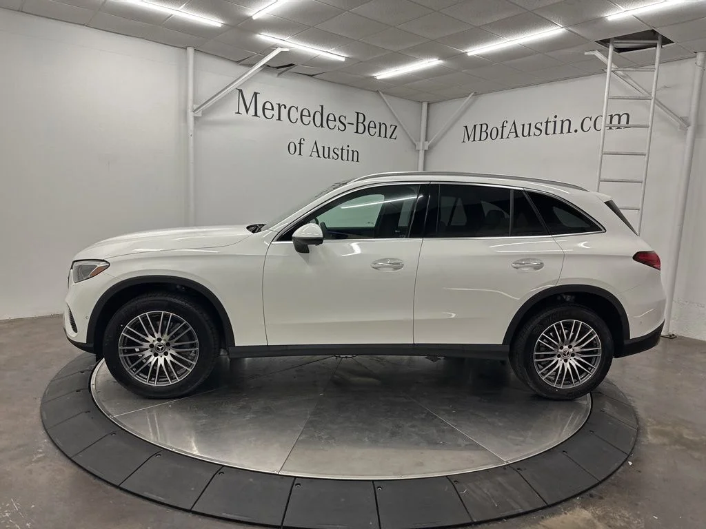 Used 2026 White Mercedes-Benz GLC 300 image 4
