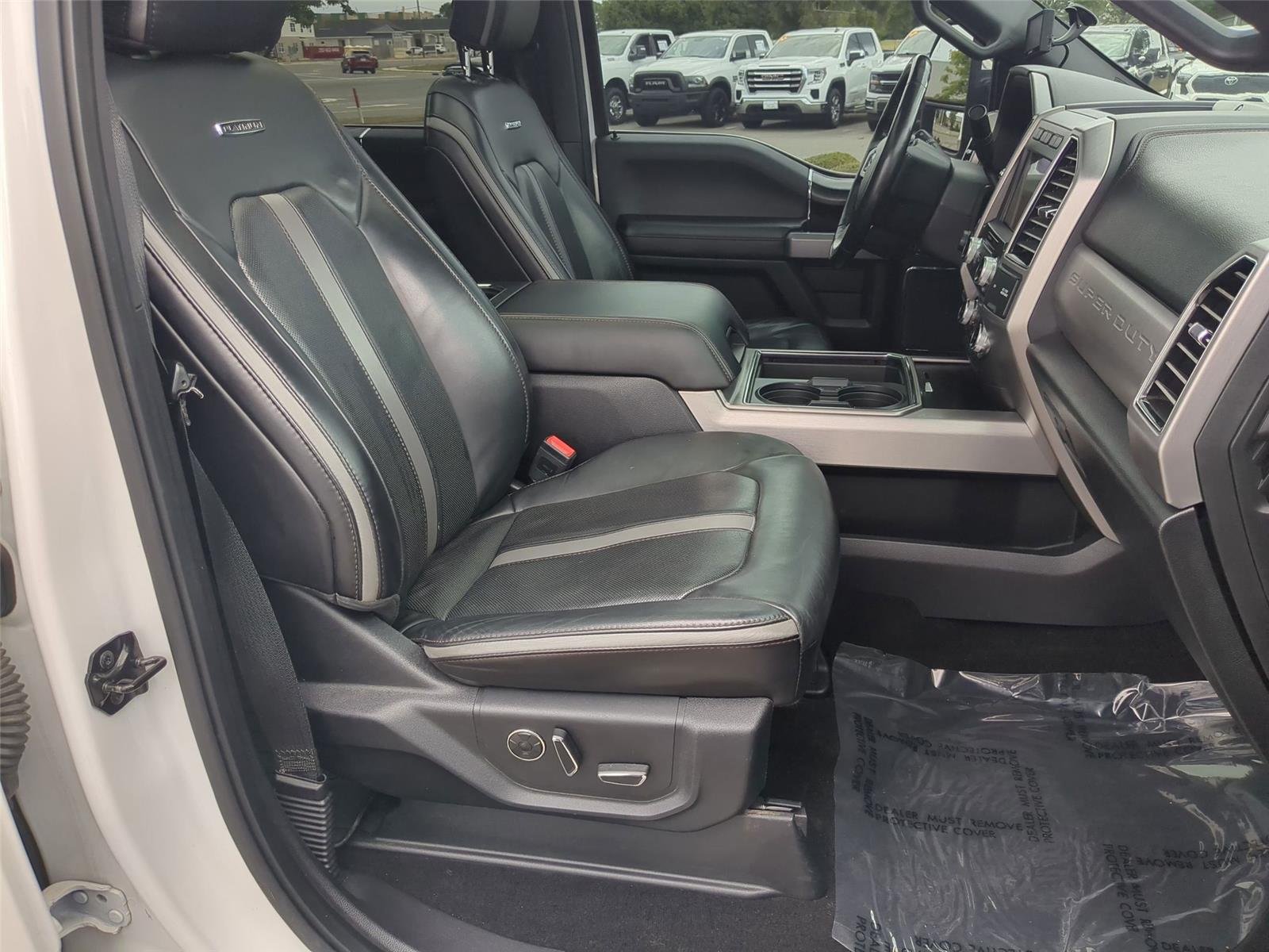 Used 2019 White Platinum Metallic Tri-Coat Ford Platinum image 34